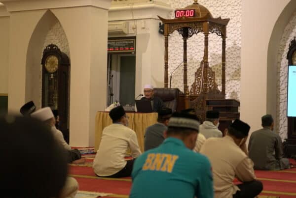 Kepala BNNK Bogor Mengisi Kajian Shubuh di Masjid Darussalam Kota Wisata.