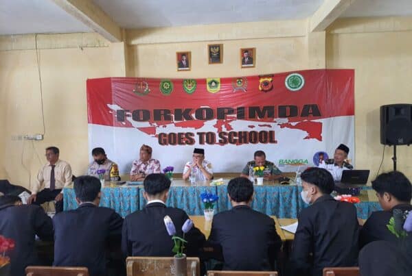 BNNK Bogor melaksanakan kegiatan Sosialisasi Bahaya Narkoba dalam rangka kegiatan Forkopimda Goes to School di SMK Bina Cipta Insani Caringin