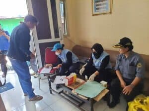 Dalam Rangka Mendukung Mudik dan Arus Balik Hari Raya Idul Fitri 1444H / Tahun 2023 BNNK Bogor Melaksanakan Kegiatan Tes Urine Deteksi Dini Narkoba