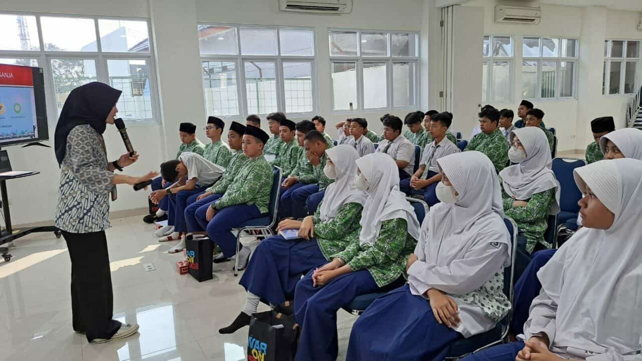 BNNK Bogor Melaksanakan Kegiatan Sosialisasi P4GN di Lingkungan Pelajar SMP Al-Azhar Syifa Budi